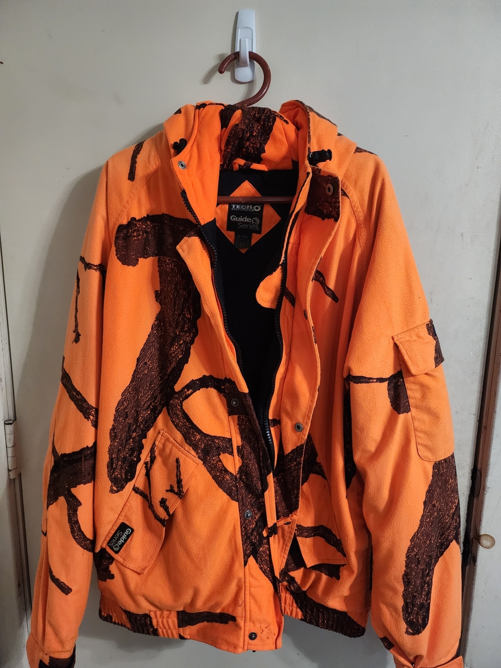 Guide Series Brand Waterproof Orange Camo Hunting Jacket Size: XLT Used: Good